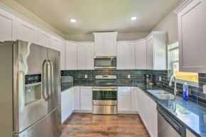 7 Mi to Ocean Family-Friendly Texas City Home!